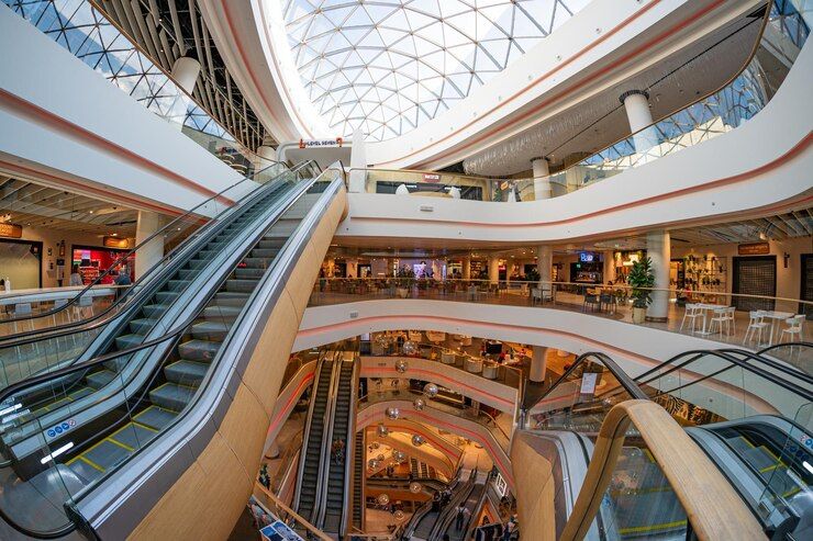 Cover image for article: Transforming Retail Real Estate: Why Shopping Malls Are Changing the Game for Investors